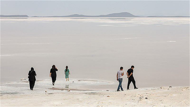 فاجعه زيست‌محيطي در شمالغرب ايران /آيا درياچه اروميه به تاريخ مي‌پيوندد