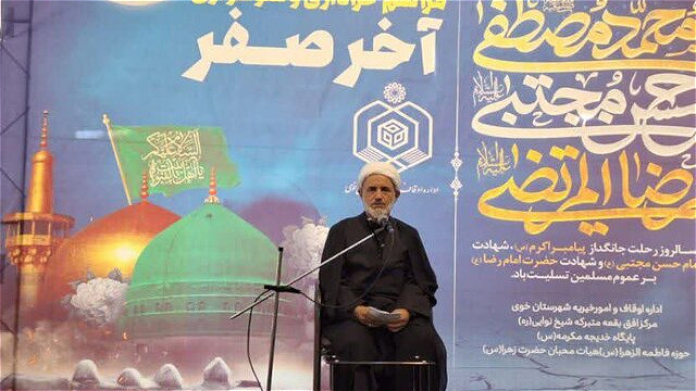 باید با حفظ انسجام و وحدت توطئههای دشمنان را خنثی کرد