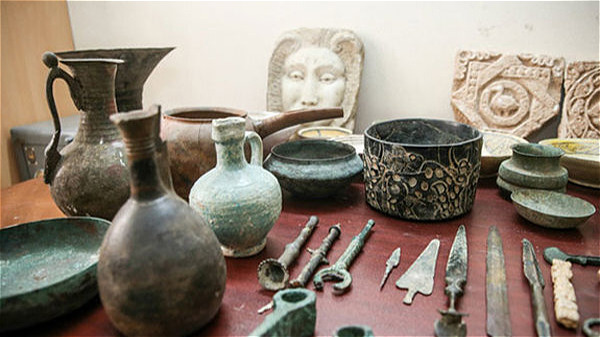 کشف ۳۷ قطعه اموال تاریخی و فلزیاب در آذربایجان‌غربی