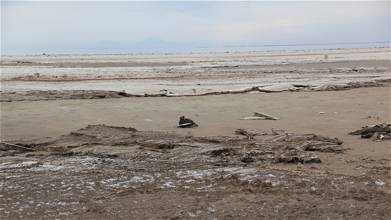 بحران نمک در بستر درياچه اروميه  استان‌هاي غربي کشور را تهديد مي کند
