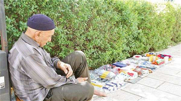 مردم آذربايجان غربي با 7 گمرک مرزي و مناطق ويژه اقتصادي  روز به روز فقيرتر مي شوند