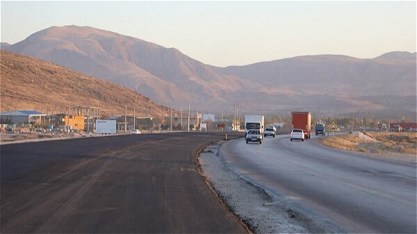 طرح کنارگذر شرقی شهر ارومیه به طول ۷۶ کیلومتر اجرایی می شود