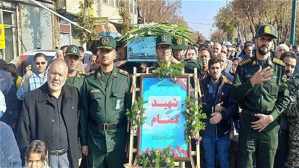 مردم آذربایجان غربی با پیکر شهدای گمنام وداع کردند