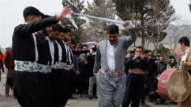 ۲۰۰ هنرمند به مرحله نهایی جشنواره منطقه‌ای هه‌لپه‌رکه کردی در مهاباد رسیدند