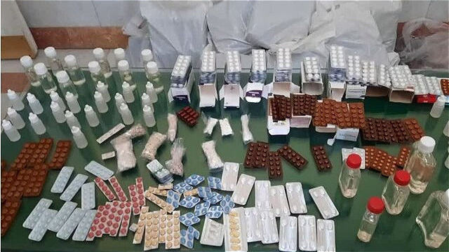 کشف شیشه و قرص‌های غیرمجاز توسط مرزبانان سردشت 