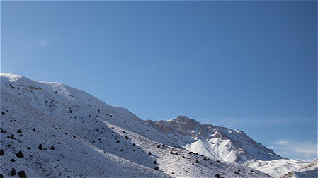  عملیات ترکیبی برای نجات ۵ نفر گرفتار در ارتفاعات اشنویه انجام می‌شود